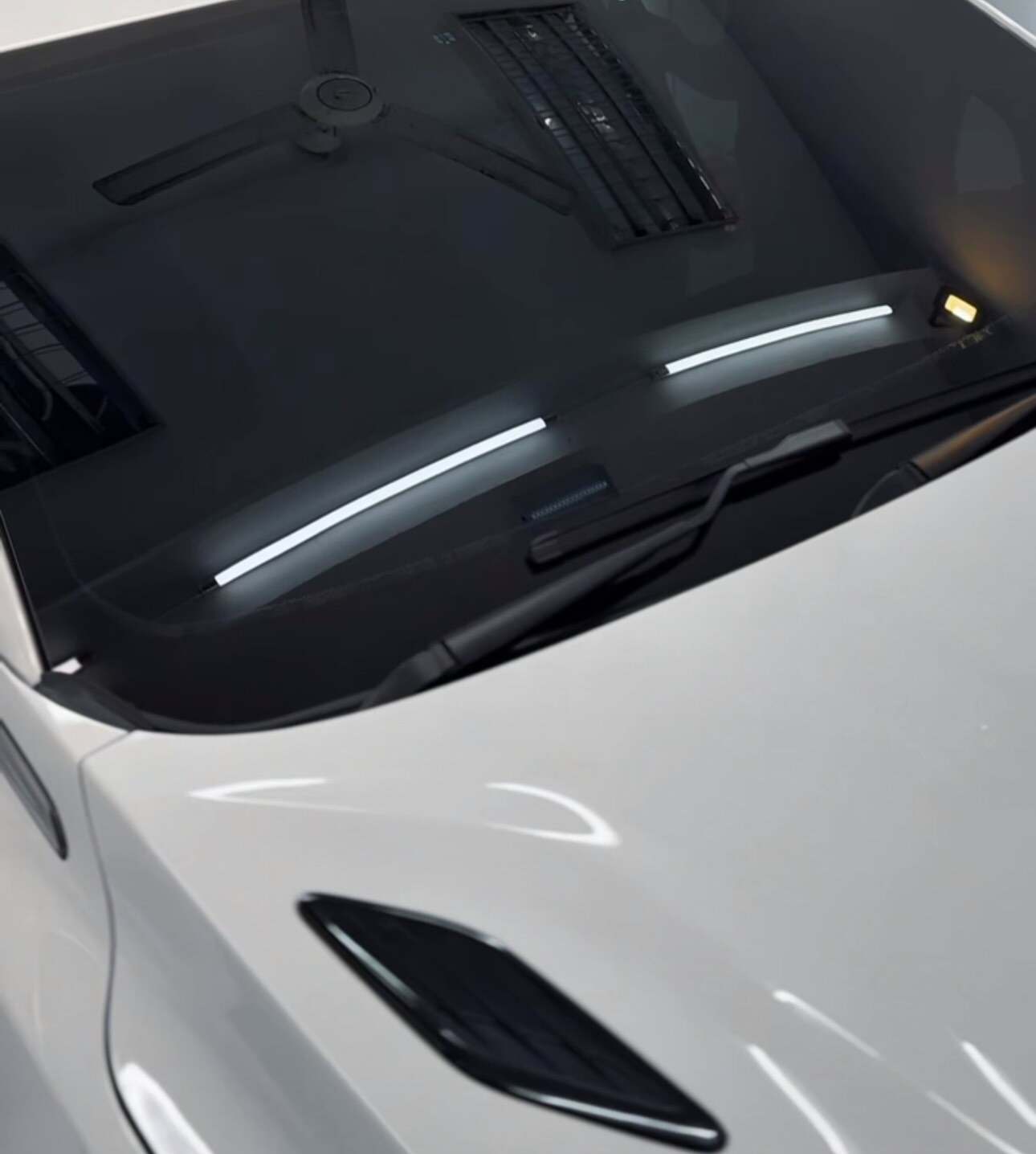 Cermin depan kereta putih selepas dipasang filem tinted di Accura